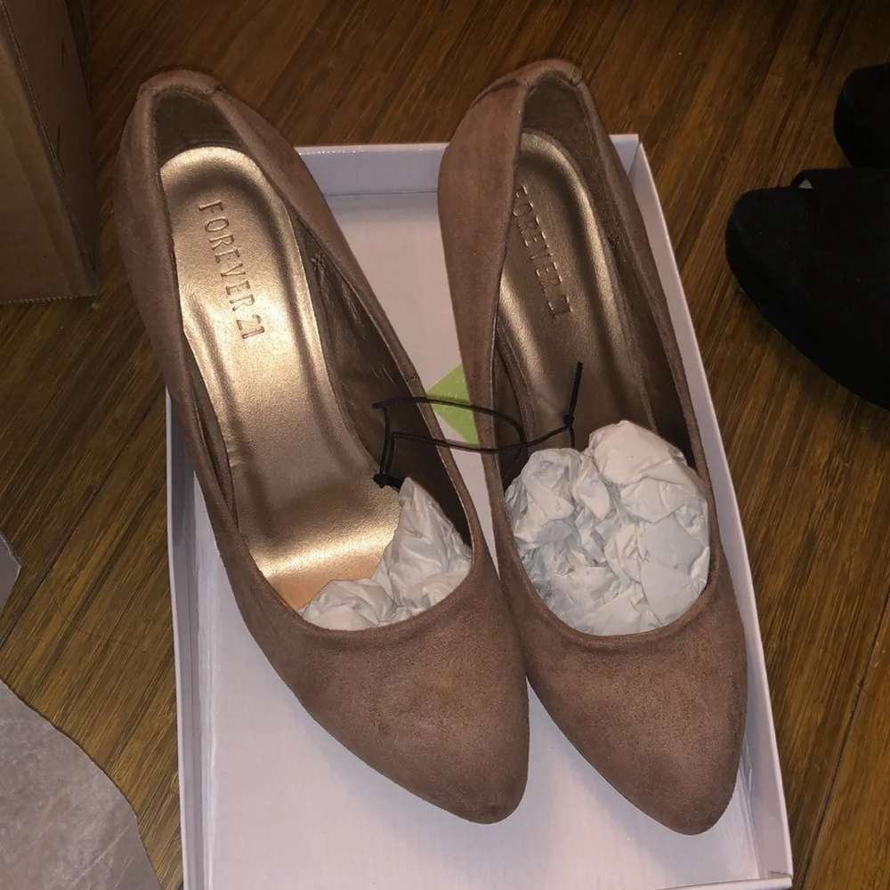 Nude Camel Taupe Pointy Almond Toe Single Sole Wedge Pump 8 - Picture 3 of 3